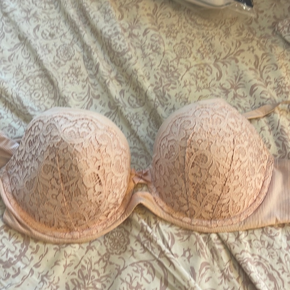 Women’s Victoria Secret bra